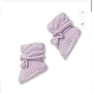 NWT Alicia Adams Alpaca baby booties